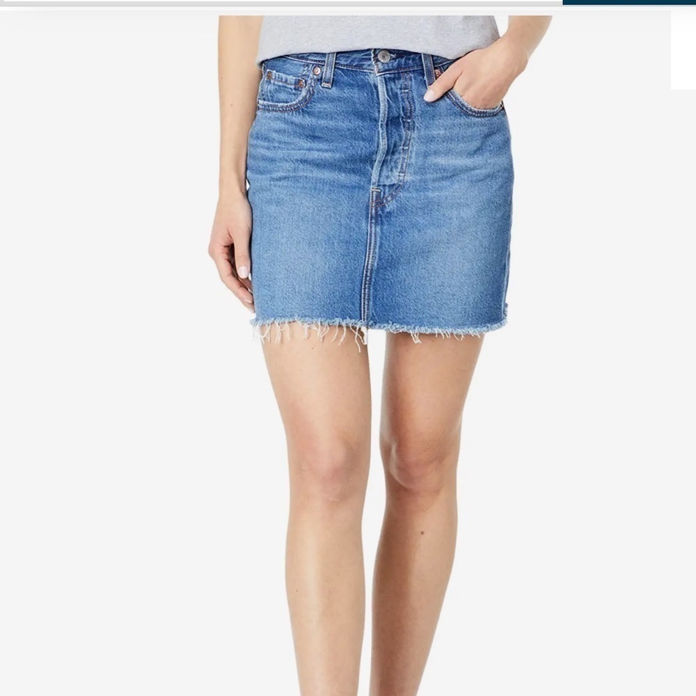 Levi's Premium Ribcage mini skirt, size 26